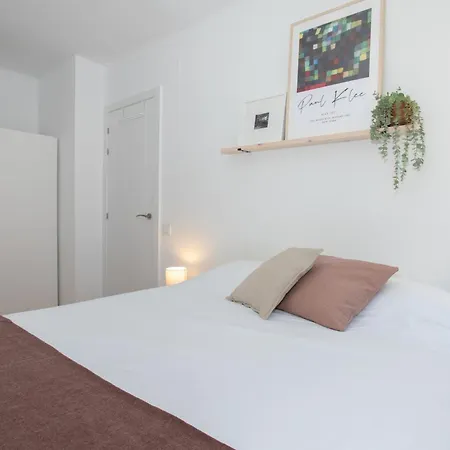 Sunshine & Beach Urban Two-bedroom Apartmán Barcelona